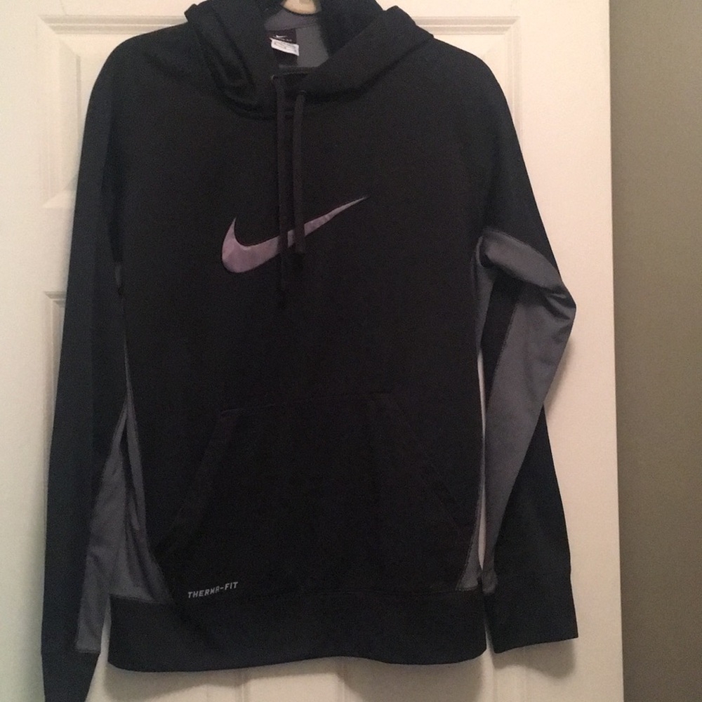 Nike therma fit hooded sweatshirt